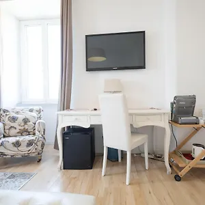 Romerooms Cola Di Rienzo Bed and breakfast Roma